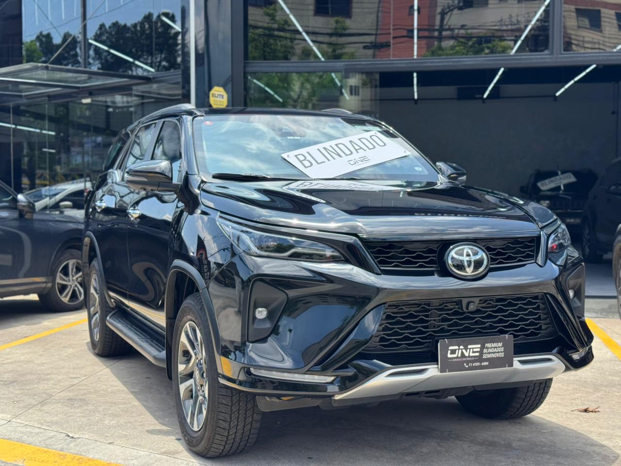 TOYOTA HILUX SW4