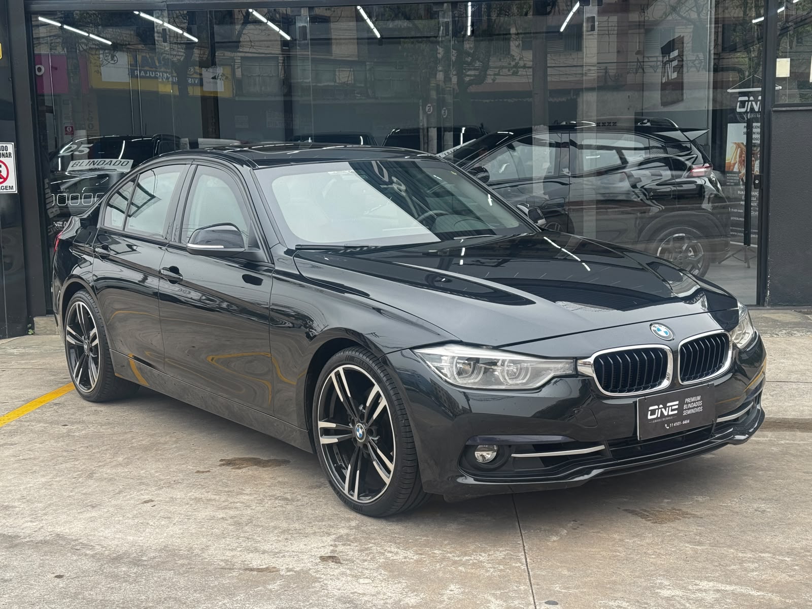 BMW 328i